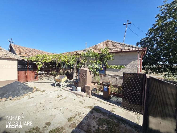 Casa 3 camere / Partial renovata / Teren 1440 mp