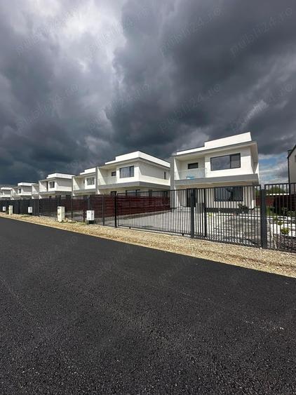 Casă cu 4 camere în Mărăcineni