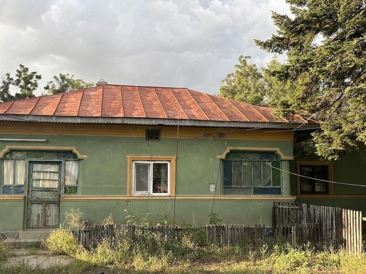 Casă cu Teren 2000 Mp în Șelaru