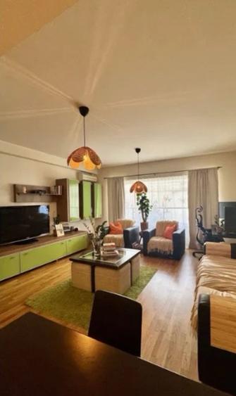 Apartament cu 3 camere decomandat, mobilat în Dristor