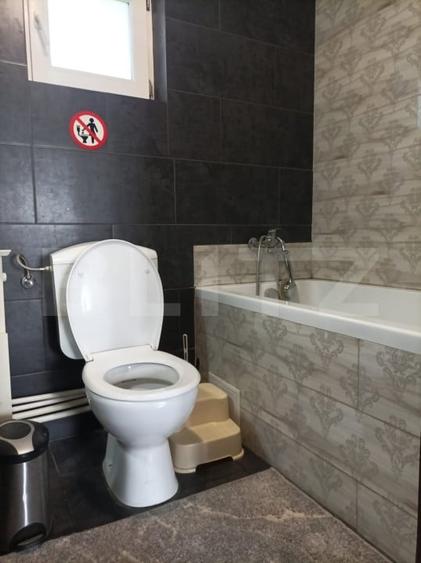 Casă individuală cu 4 camere cu Canalizare în Periferie