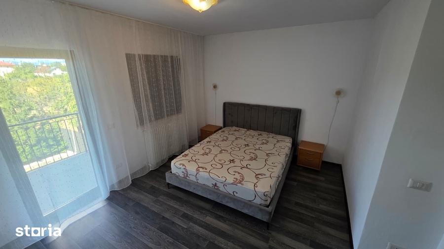 Casă cu 6 camere cu Teren 231 Mp în Obor