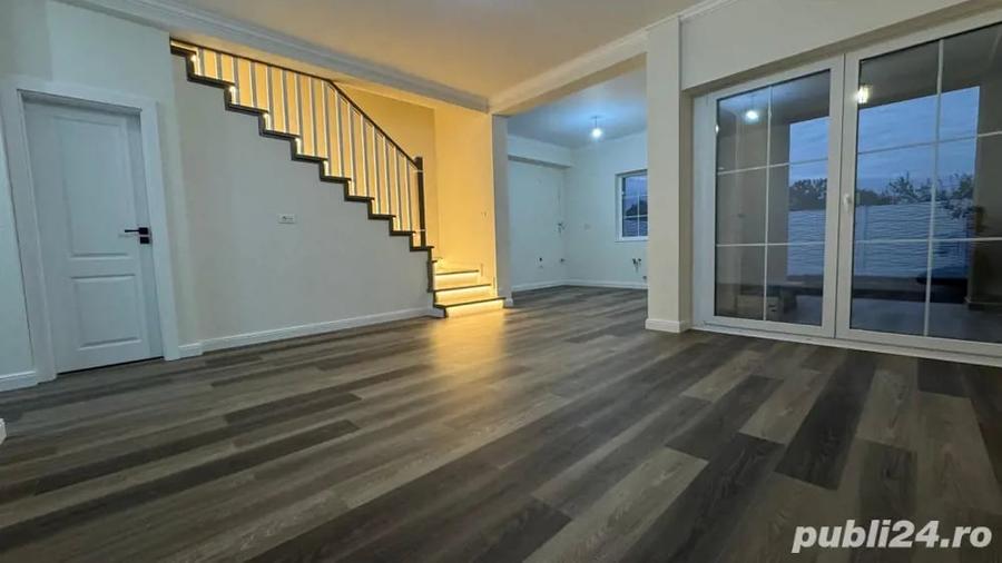Casă cu 5 camere cu Teren 250 Mp în Central