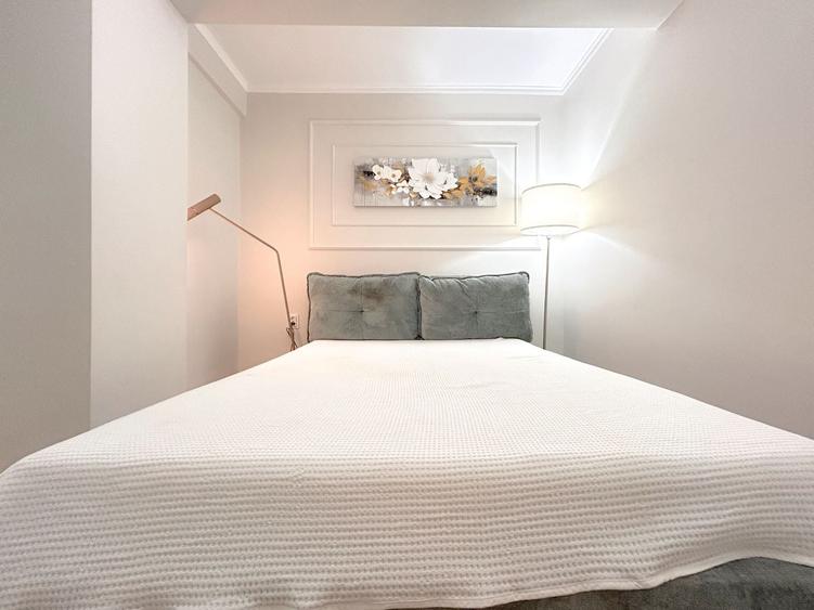 Apartament cu 2 camere semidecomandat, mobilat în Central