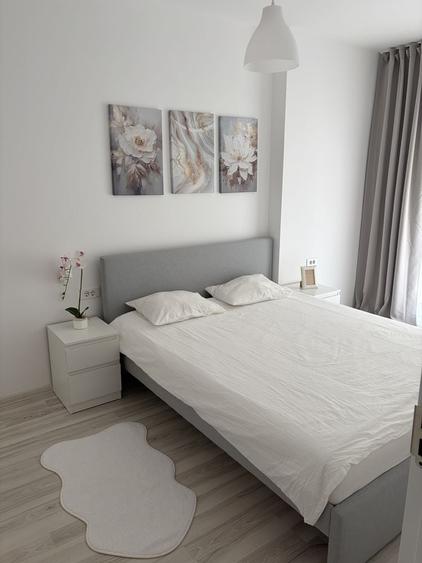 Apartament cu 2 camere semidecomandat, mobilat în Central