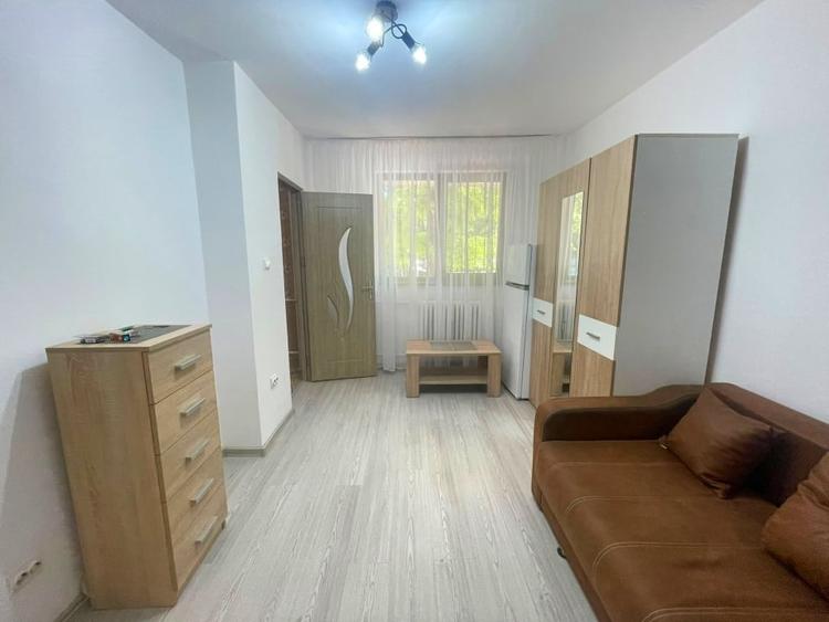 Garsonieră semidecomandată, mobilată în Podu Roș