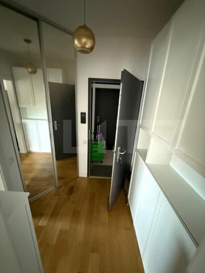 Apartament cu 2 camere semidecomandat, mobilat în Central