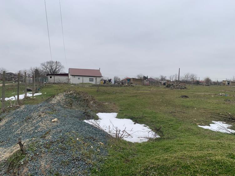 Teren Construcții intravilan de 850 mp, în Crucea