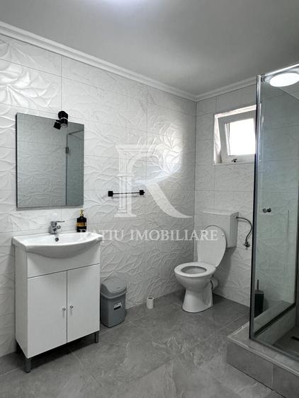 Casă individuală cu 6 camere cu Canalizare în Sânmartin