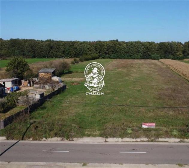 Teren intravilan de 2400 mp, în Grajduri