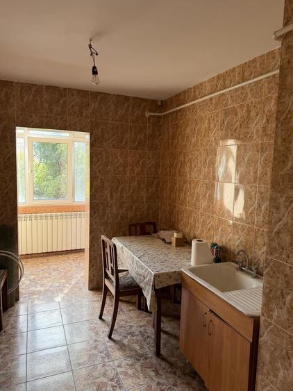 Apartament cu 3 camere decomandat în Canta