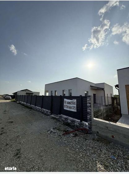 Casă cu 6 camere cu Teren 490 Mp în Adunații-Copăceni