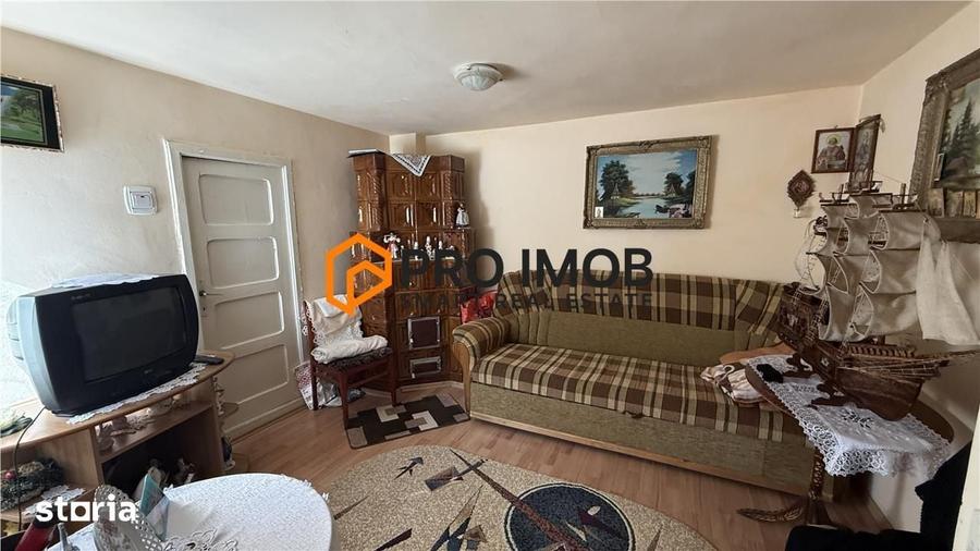 Casă cu 5 camere decomandat cu Teren 1709 Mp în Mărăcineni