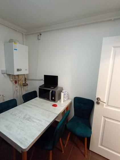 Apartament cu 3 camere decomandat în Exterior Vest