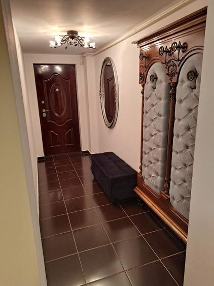 Apartament cu 3 camere decomandat în Letea