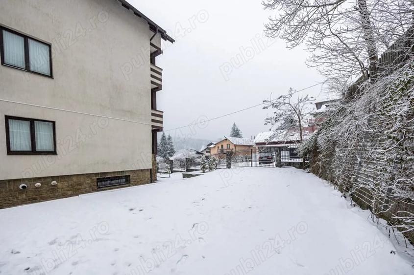 Casă cu 7 camere cu Teren 393 Mp în Zamora