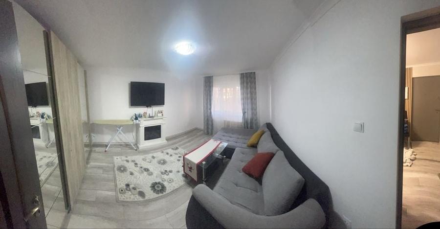 Apartament cu 3 camere decomandat în Mărăști