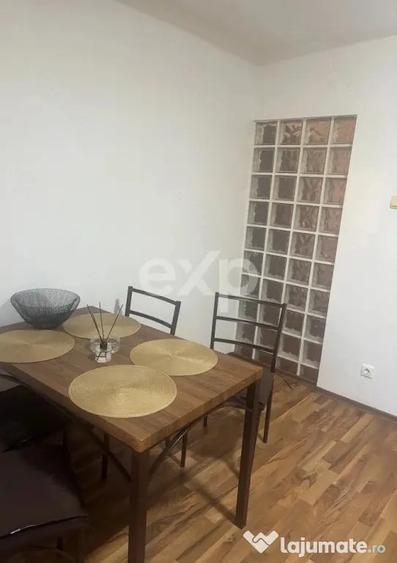 Apartament cu 2 camere decomandat în Trocadero