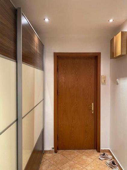Apartament cu 2 camere decomandat în Polonă