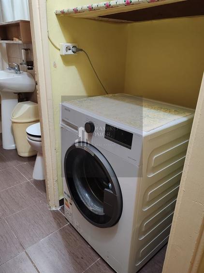 Apartament cu 3 camere semidecomandat, mobilat în Berceni