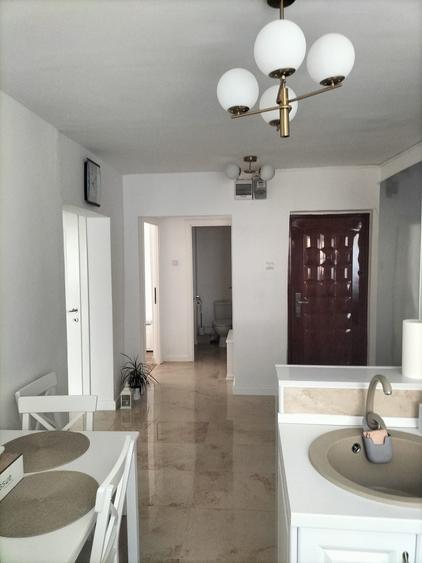 Apartament cu 3 camere decomandat în Cetate