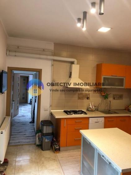 Casă cu 3 camere cu Canalizare în Central