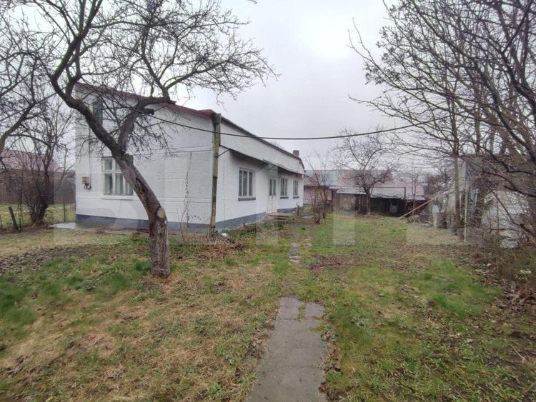 Casă Central în Radauți, teren 1500 mp - 1