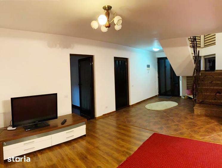 Casă cu 6 camere cu Teren 400 Mp în Miroslava