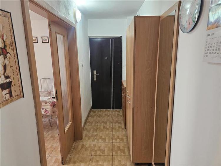Apartament cu 2 camere decomandat, mobilat în Micro IV