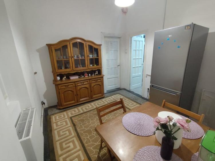 Apartament cu 3 camere decomandat în Națiunile Unite