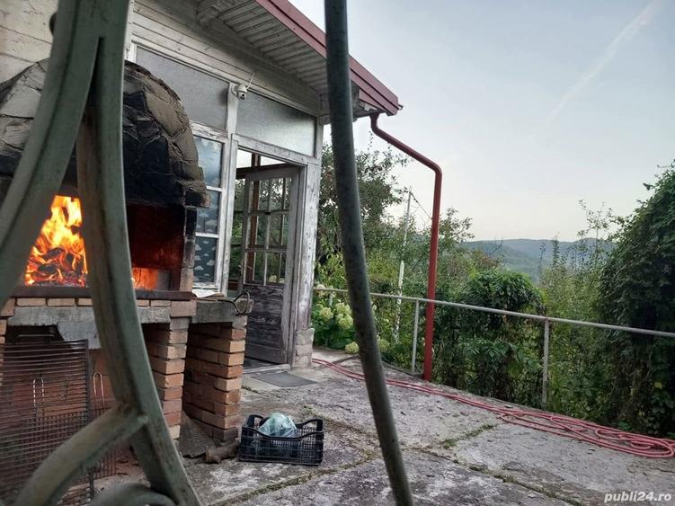 Casă cu 7 camere cu Teren 2200 Mp în Cerașu