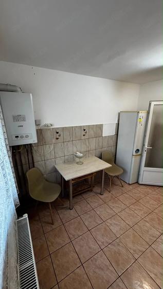 Apartament cu 2 camere decomandat în Exterior Vest