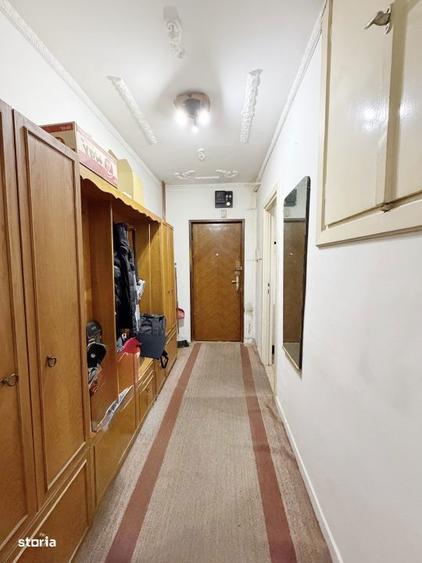 Apartament cu 3 camere decomandat, mobilat în Soarelui
