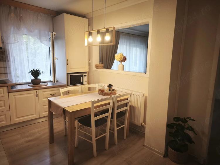 Apartament cu 3 camere semidecomandat în Gării