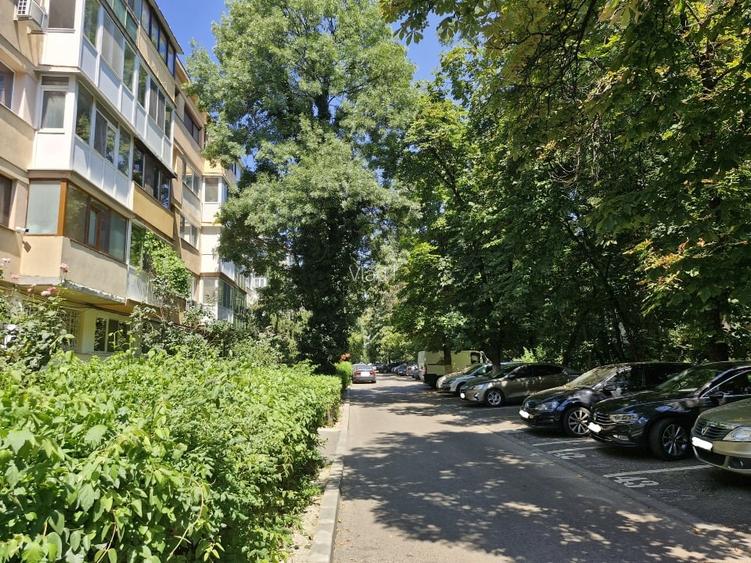 Apartament 2 camere decomandat | Metrou 350 m | Etaj 3/4 | Vedere spre verdeata