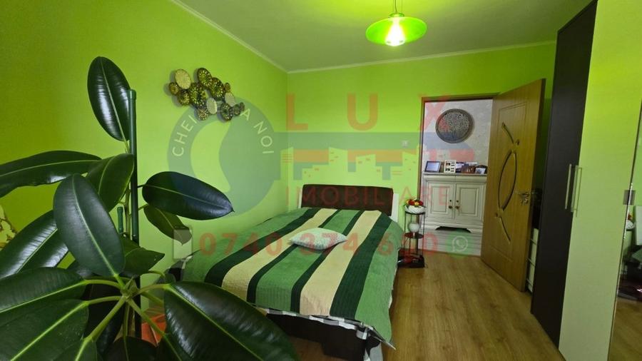 Apartament cu 4 camere decomandat în Central