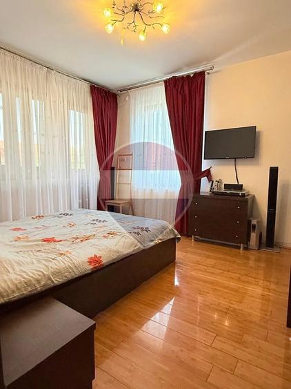 Apartament cu 4 camere decomandat în Fundeni