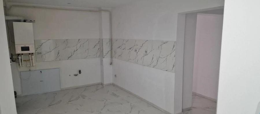 Apartament cu 4 camere decomandat în Obor