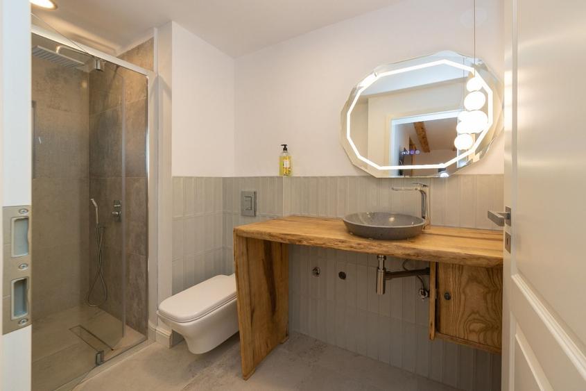 Apartament cu 2 camere decomandat, mobilat în Dealul Cetății