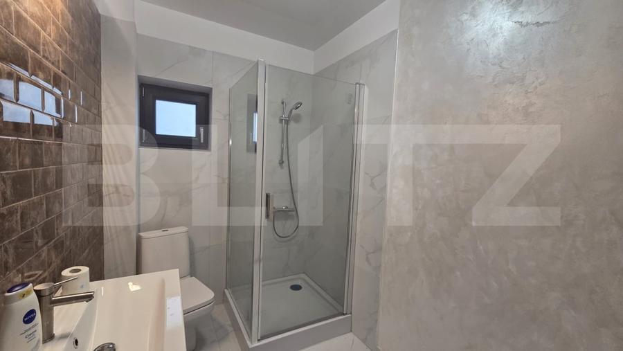 Apartament cu 3 camere decomandat, mobilat în Exterior Est
