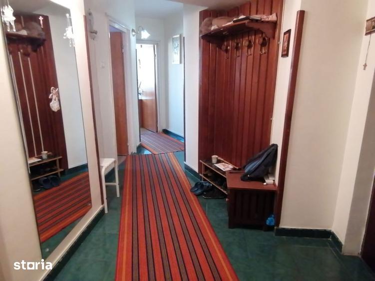 Apartament cu 4 camere decomandat în Pantelimon