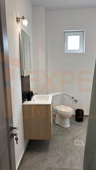 Casă individuală cu 5 camere cu Canalizare în Ovidiu