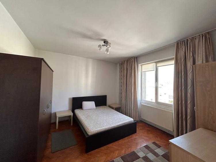 Apartament cu 2 camere decomandat în Universitate