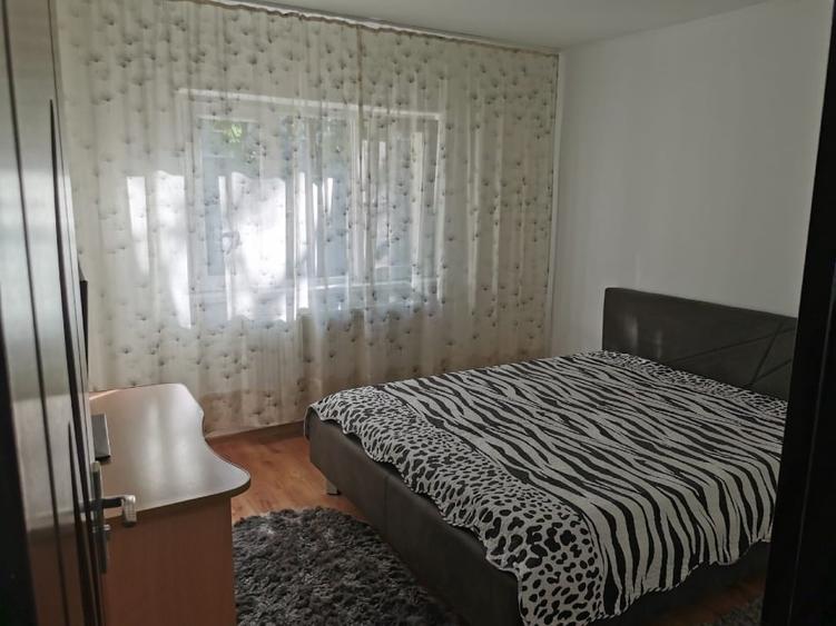 Apartament cu 2 camere decomandat în Nicolina