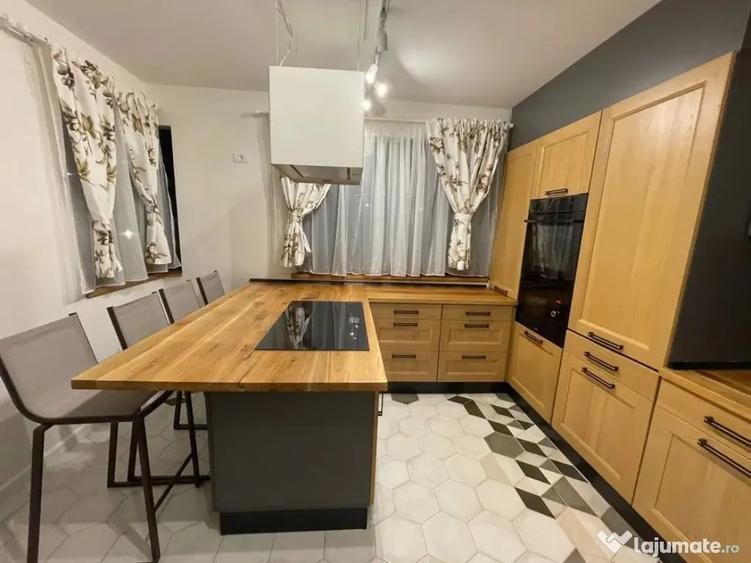 Casă cu 4 camere cu Teren 300 Mp în Odăi