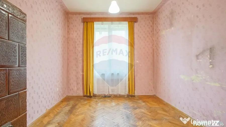 Apartament cu 7 camere decomandat în Dealul Cetății