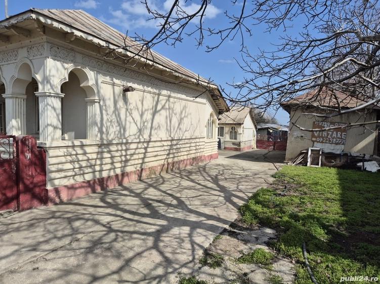 Casă cu 5 camere cu Teren 1200 Mp în Tichilești