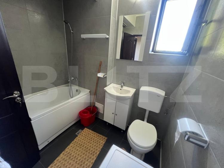 Apartament de inchiriat, cu 2 camere decomandat, 48 mp in zona Comuna din Paris - 5