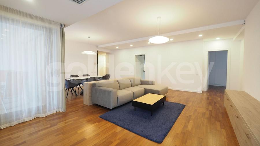 Apartament cu 3 camere decomandat, mobilat în Iancu Nicolae