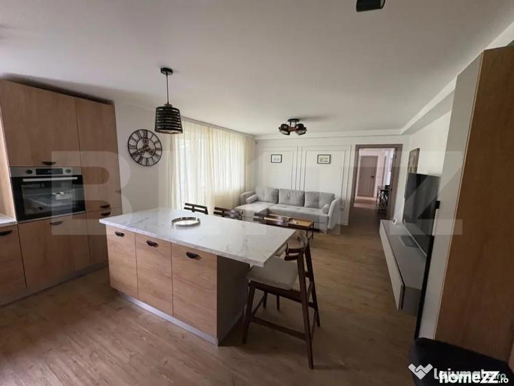 Apartament cu 4 camere semidecomandat în Universității
